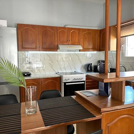 W Pearl Suite Néa Péramos Екстериор снимка